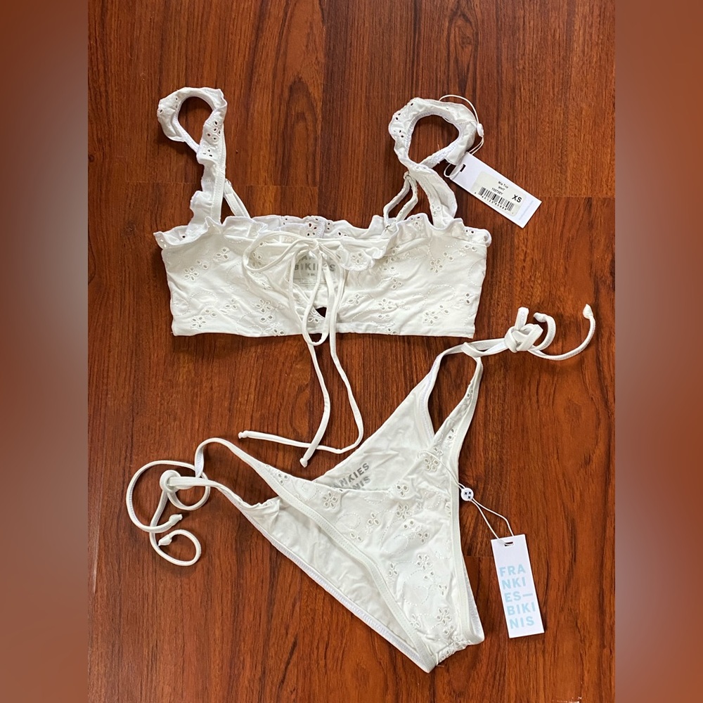 Frankies Bikinis - Mia Top and bottoms NWT